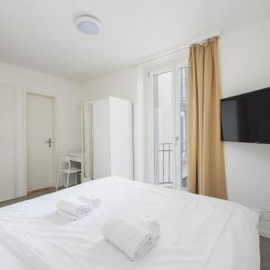 Urban Oasis with Queen Bed and View BE-39