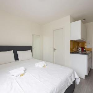 Urban Oasis with Queen Bed and View BE-53