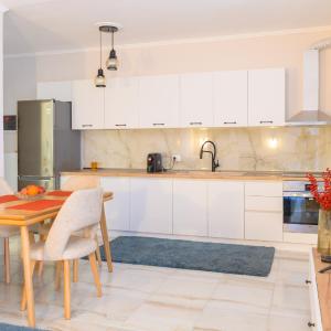 Tirana Cityscape 3- Vibrant Modern Apartment