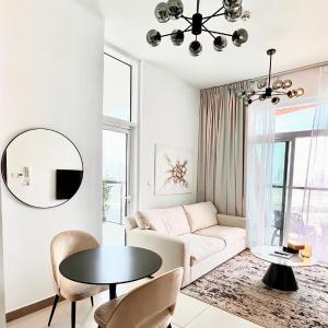 Stylish & Roomy 1BR in the Heart of the City