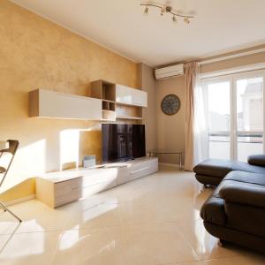 GuestHost - Niguarda Bright Apartment w Balcony