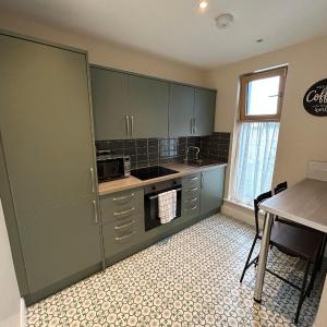 Two bedroom ground floor apartment, professionally managed