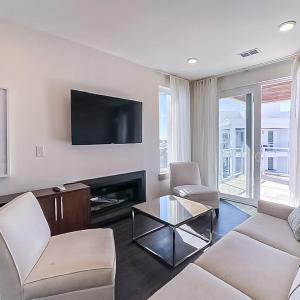 The Pointe 3-341