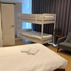 Sleep 6 Piccadilly Grand in London VR5