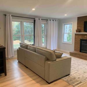 Serene Lush 2BR Gem, on 1 acre Silver Spring