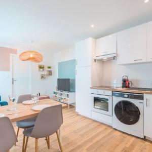 1 bedroom apartment near tram, CHR + parking