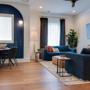 Near Downtown Gem - Rooftop, Garage & Walk To It All!