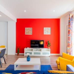 Spacious Clean & Colorful Apt Quiet Zone