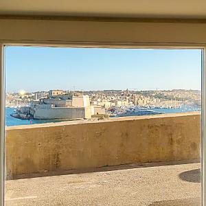 Wave 24 Savynomad Harbour Residence & Private Jacuzzi SPA Cave