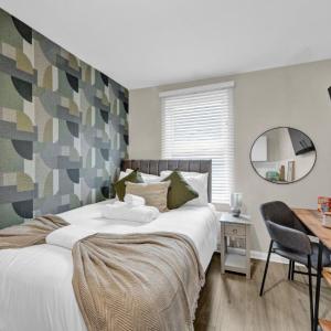 Green Reverie: Stylish Studio Escape