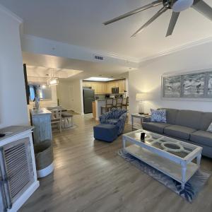 1107 Royale Palms condo