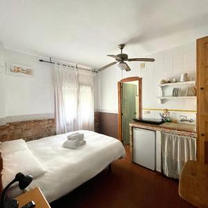 Habitación con baño y cocina privados en Albaicin