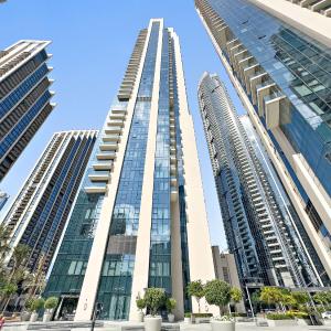 ALiving Elegant 1BR - Near Burj Khalifa & Dubai Mall Act One Act Two, Downtown
