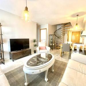 Calu Homes Duplex cerca playa de Huelin