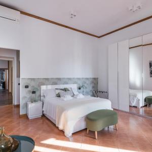 The Best Rent - Three-bedroom apartment near Piazza Barberini