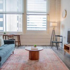 3BR CozySuites at The Block Pool Table and Arcade