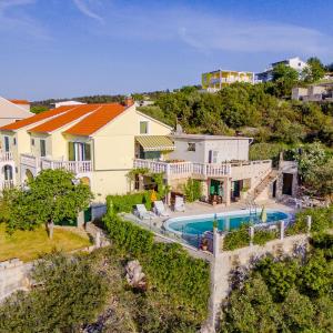 Family-friendly apartments with swimming pool Mastrinka, Ciovo - 22372