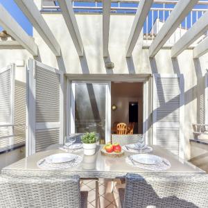 Apartment Platja de Roses-8 by Interhome
