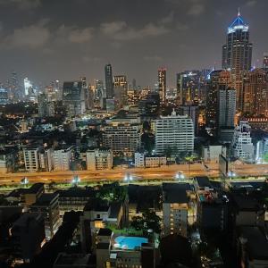 Affordable Serviced Apartments in Nana Omni Tower - Prime Sukhumvit location