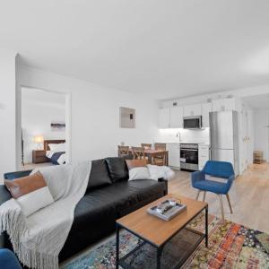 Huge Beachfront Condo CozySuites at Showboat