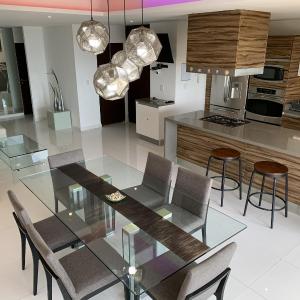 Well equipped condo with splendid sea view