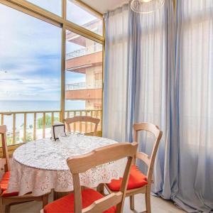 SEA VIEW, walking distance! Refurbished 2 bed, modern. 20 min. from Alicante Airport