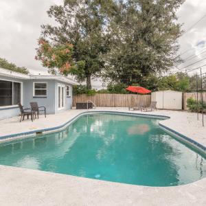 Free Heated Pool 6 MI to Clearwater Beach