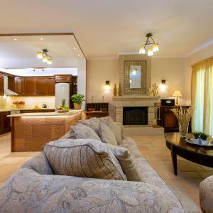 Solaris Methea Deluxe Suites