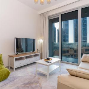 Amazing One Bedroom Apartment in Downtown Dubai 167FO2-1