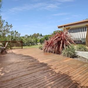 Scenic Serenity Large Family Home in Geelong