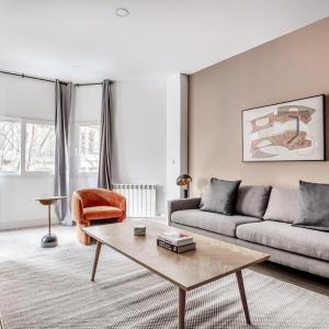 Blueground La Dreta de lEixample furnished BCN-75