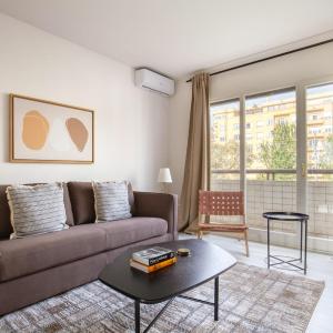 Blueground Galvany balcony BCN-114
