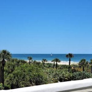 Oceanview Penthouse Deluxe Sleeps 6 109