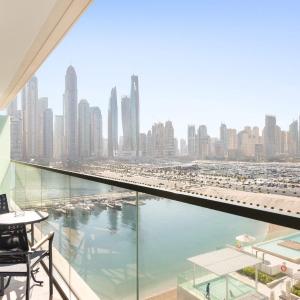 Silkhaus Vacation Homes Marina View with Tower's Private Beach