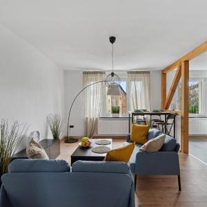 Modernes 4 Zimmer Apartment mit brandneuer Einrichtung