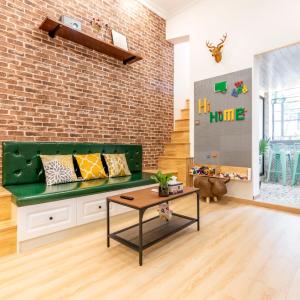 Shanghai Hills&XING 1881 Homestay Near Line2 West Nanjing Rd