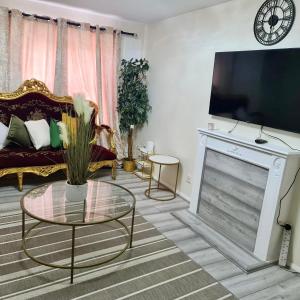 London - Sleeps 4 - Parking - Garden - PetFriendly