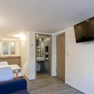 Castelli's Apartmetnts FICO 1
