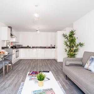 Modern Apartment - Twin Beds - Selly Oak - Off-Street Parking - Free Netflix & Wifi 9CC