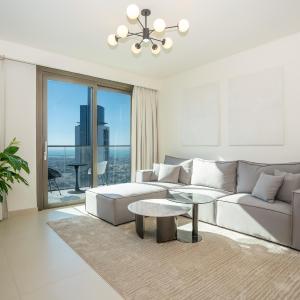 Top Floor 2-Bedroom Apartment with City Views 179BC-2