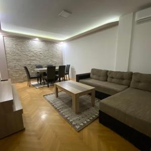 FIA APARTMENTS Hrom