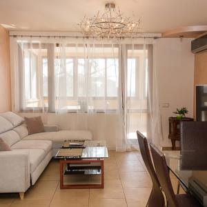 Varna Gem 2BD Flat with Sunny Balcony by Flat Mаnager