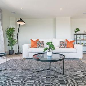 Penthouse - 3 Beds - Balcony - Leisure Stay