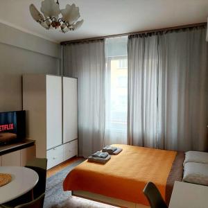 Studio 72