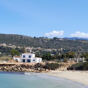 BEACH WHITE VILLAs