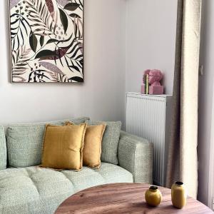 Bright 2 bdr Pagrati apartment