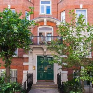 Spacious Flat in West Kensington