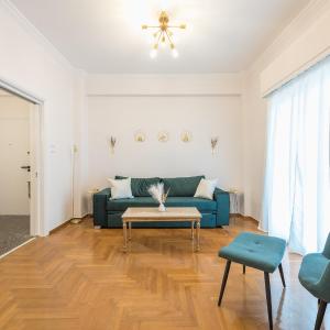 Golden Comfort With Courtyard By Greece Apartments