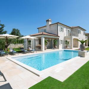 Villa Elena u Ladicima for 8 people with private pool & sports complex in Central Istria