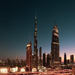 Burj Khalifa View, 2 Balcony w Lounge, Dubai Mall Access, Gym, Infinity-Pool, Playground, BBQ, Family Friendly
